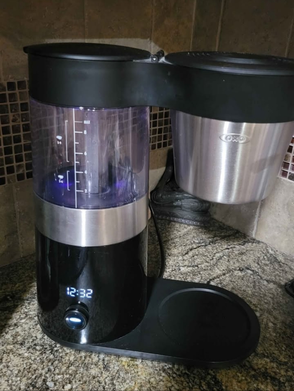 OXO On Barista Brain Coffee Maker, 9-cup. NO CARAFE. Needs carafe to work.